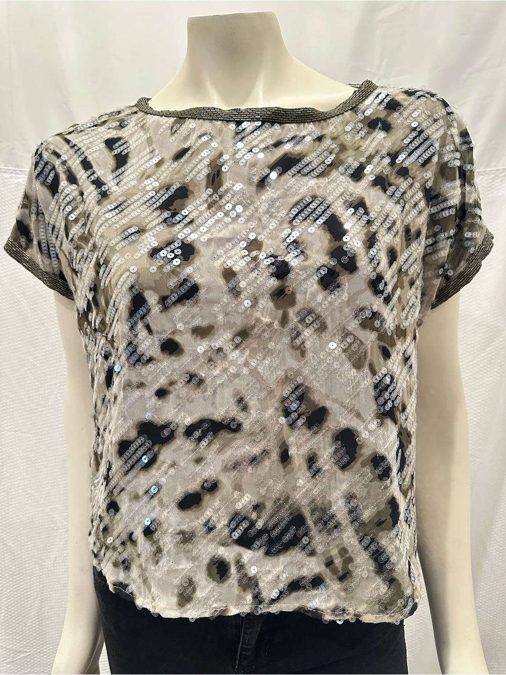 Vintage Vince Camuto Sequin Animal-Print Short Sleeve Blouse